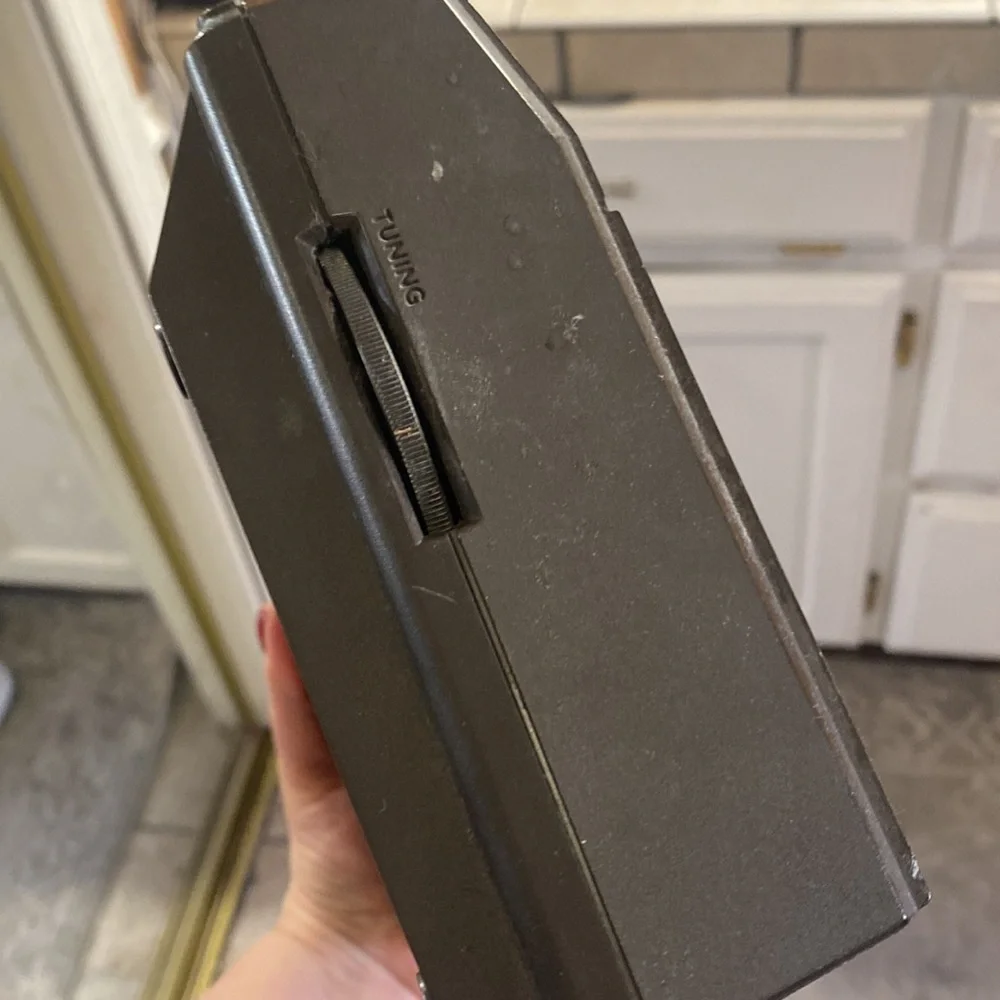 Vintage GE General Electric Clock Radio Alarm 7-4634A